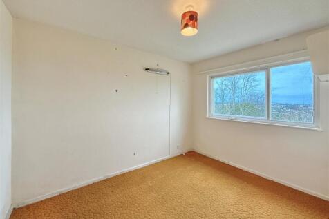 Bedroom 2.JPG