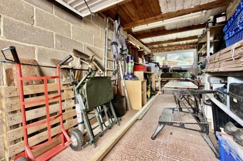 Garage.jpeg