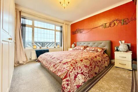 Bed 1.JPG