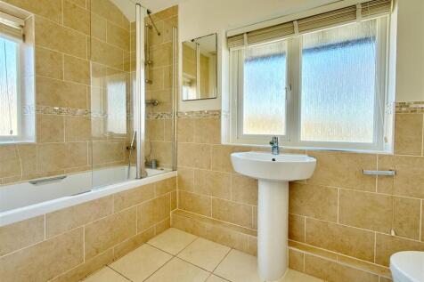 Bathroom.JPG