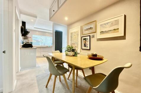 Dining Area Towards Kitchen.JPG