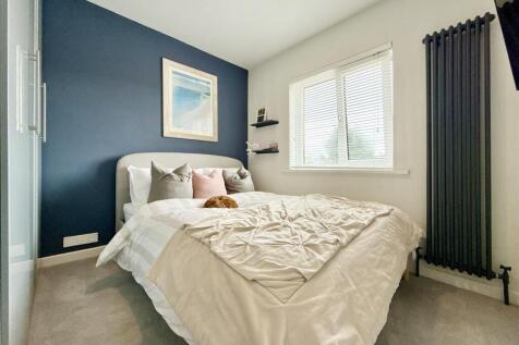 Bedroom 2.JPG