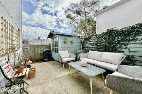 Rear Patio Garden.JPG