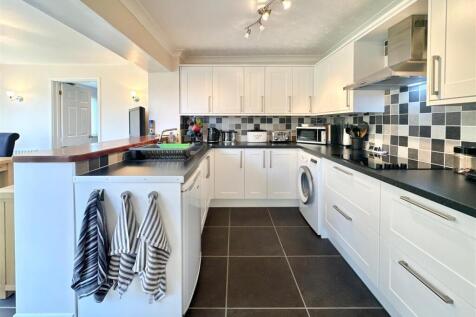 Kitchen.JPG