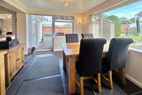 Dining Area.JPG