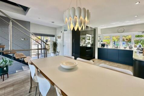 Kitchen Dining Area.jpg