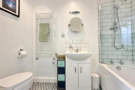 Family Bathroom.jpg