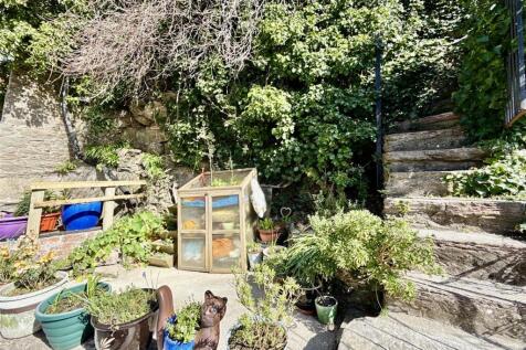 Mid-Garden and Steps.jpg
