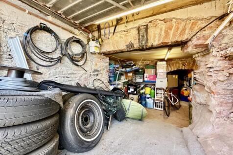 Garage - Store.jpg