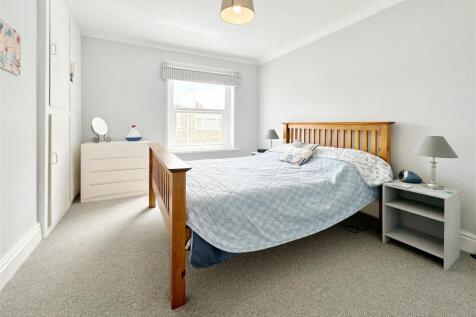 Bed 2.JPG