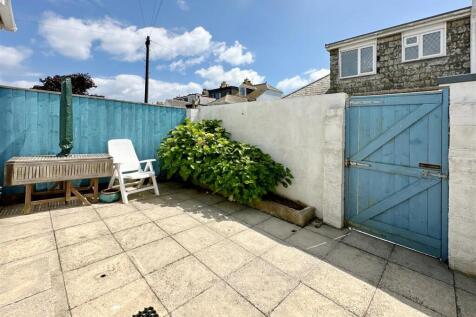 Rear Courtyard.JPG