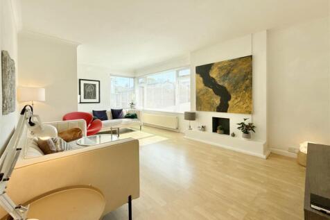 Lounge From Doorway.JPG