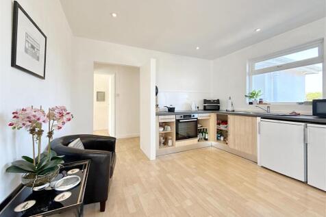 Kitchen Area.JPG