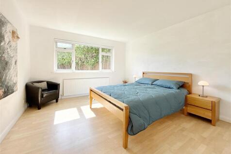 Bed 2.JPG