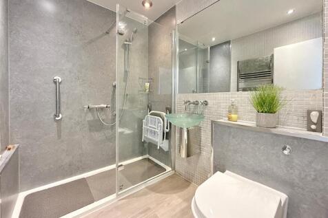 Shower Room.JPG