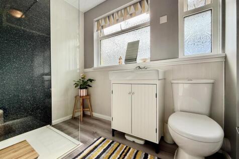Shower Room.jpg