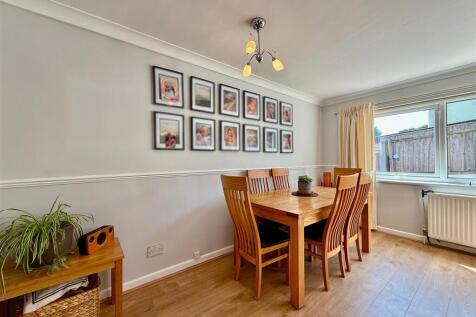 Dining Area.jpg