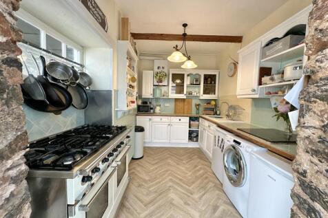 Kitchen_.jpg