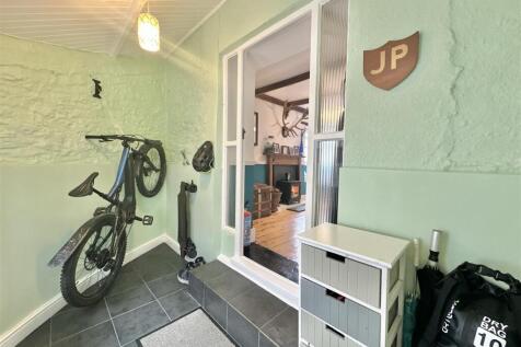 Entrance Porch.jpg
