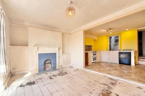 Lounge &amp; Kitchen.JPG