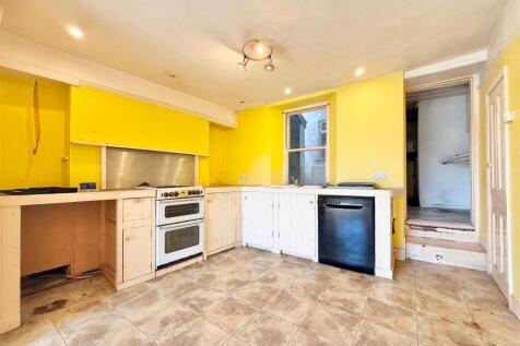 Kitchen.JPG