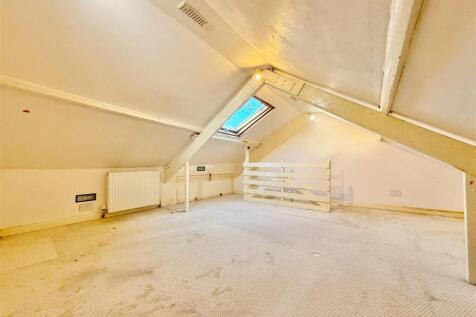 Loft Room.JPG