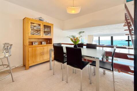 Dining Area.JPG