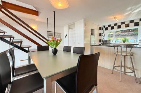 Dining Towards Kitchen.JPG