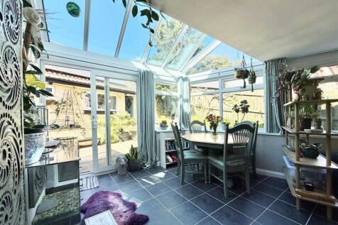 Coombe Bank Lodge - Conservatory.jpg