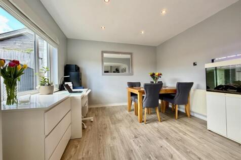 Dining Area.jpg