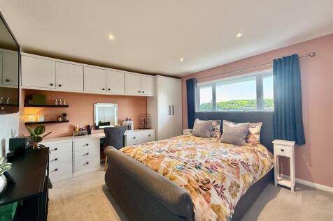 Bedroom  1.jpg