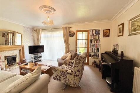 Lounge From Hallway.JPG