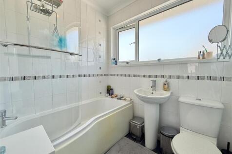 Bathroom.JPG