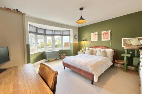 Bedroom_2.jpeg