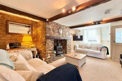 Living Room.JPG