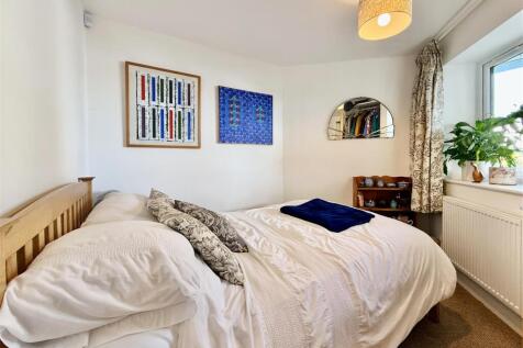 Bedroom 4.jpg