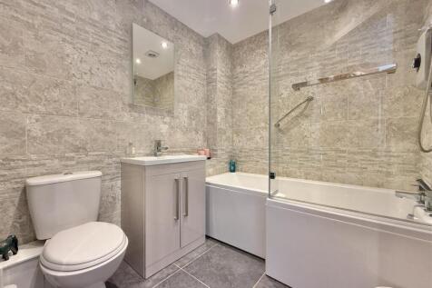 Ground Floor Family Bathroom.jpg