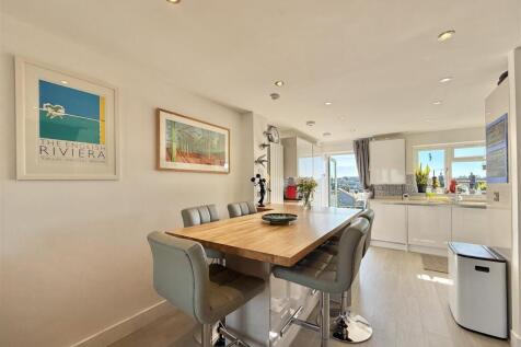 Dining Area.jpg