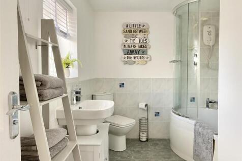 Bathroom.JPEG