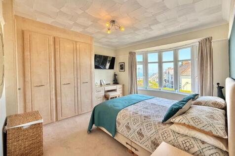 Bedroom 1.jpeg
