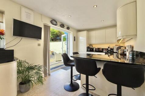 Kitchen Area.jpeg