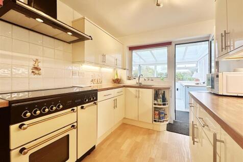 Kitchen.JPG