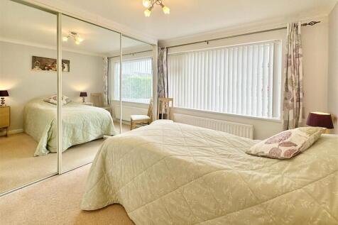 Bedroom 2.JPG