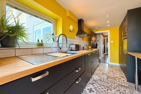 Kitchen.JPG
