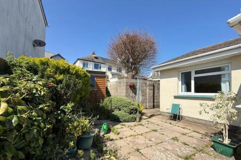 Rear  Garden_.jpg