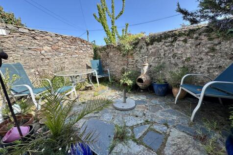 Rear Garden 1.jpeg