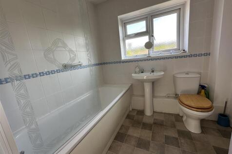 Bathroom.jpeg