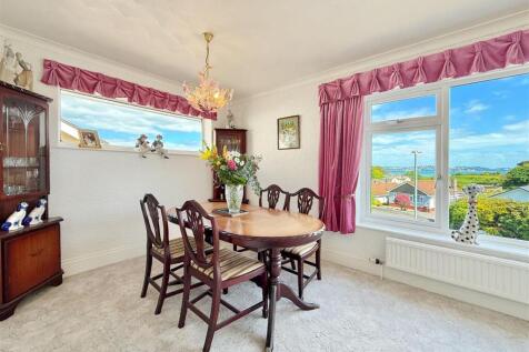 Dining Area.JPG
