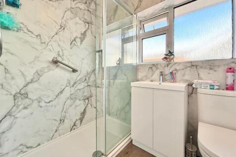 Shower Room.JPG