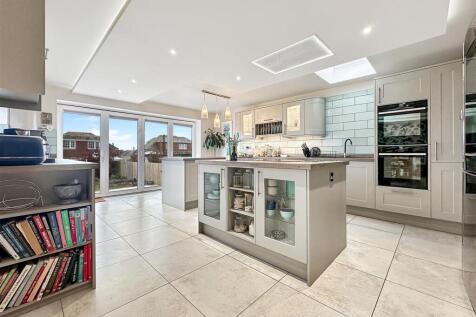 Kitchen Island.jpg
